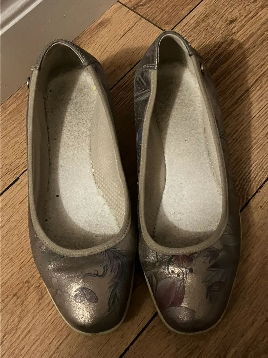 Ladies Shoes - Image 1