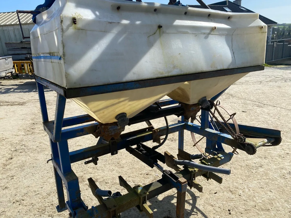 Horsten front fertiliser bin - Image 1