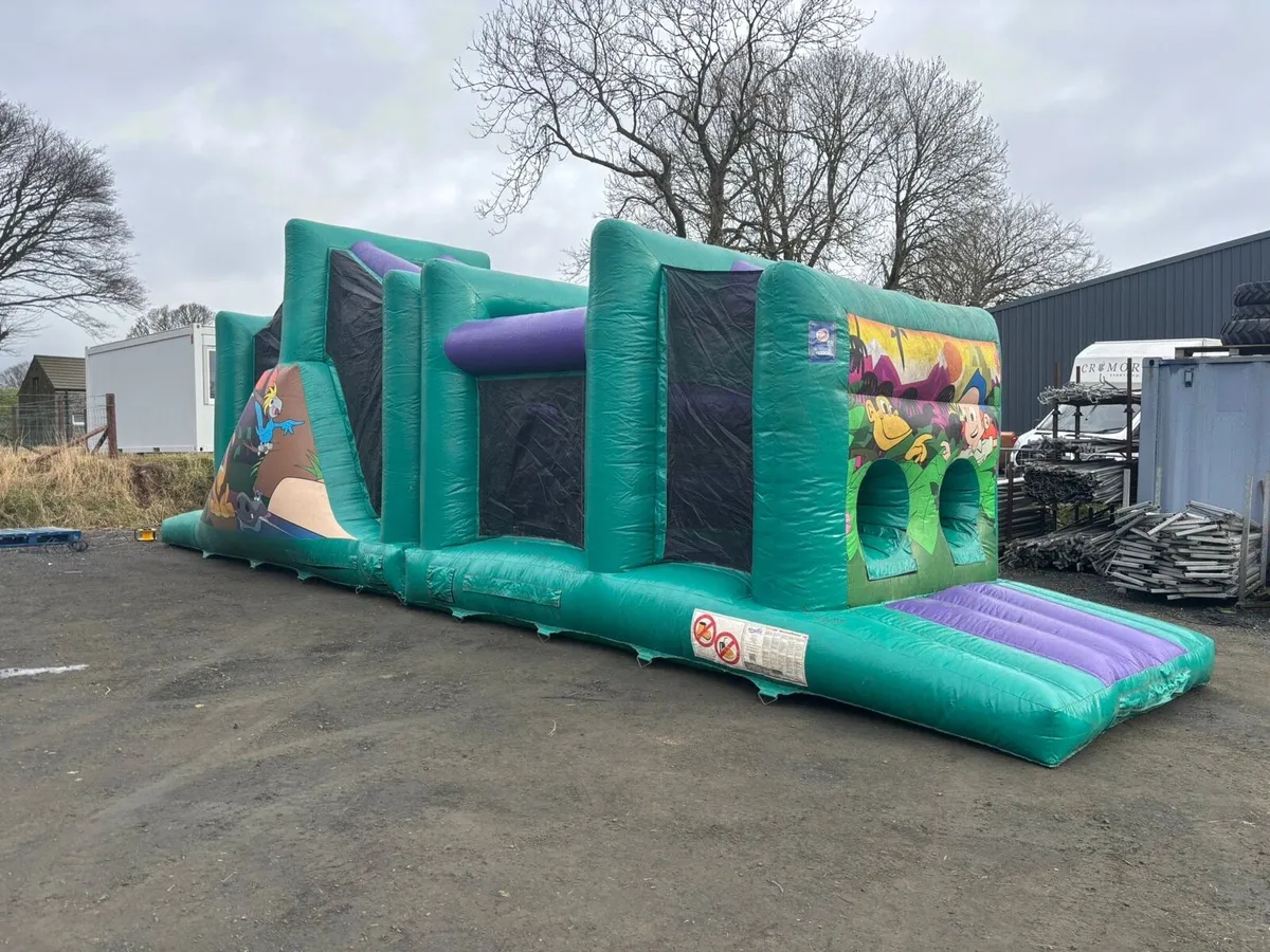 Bouncy castle, assault course, obstacle course - Image 1