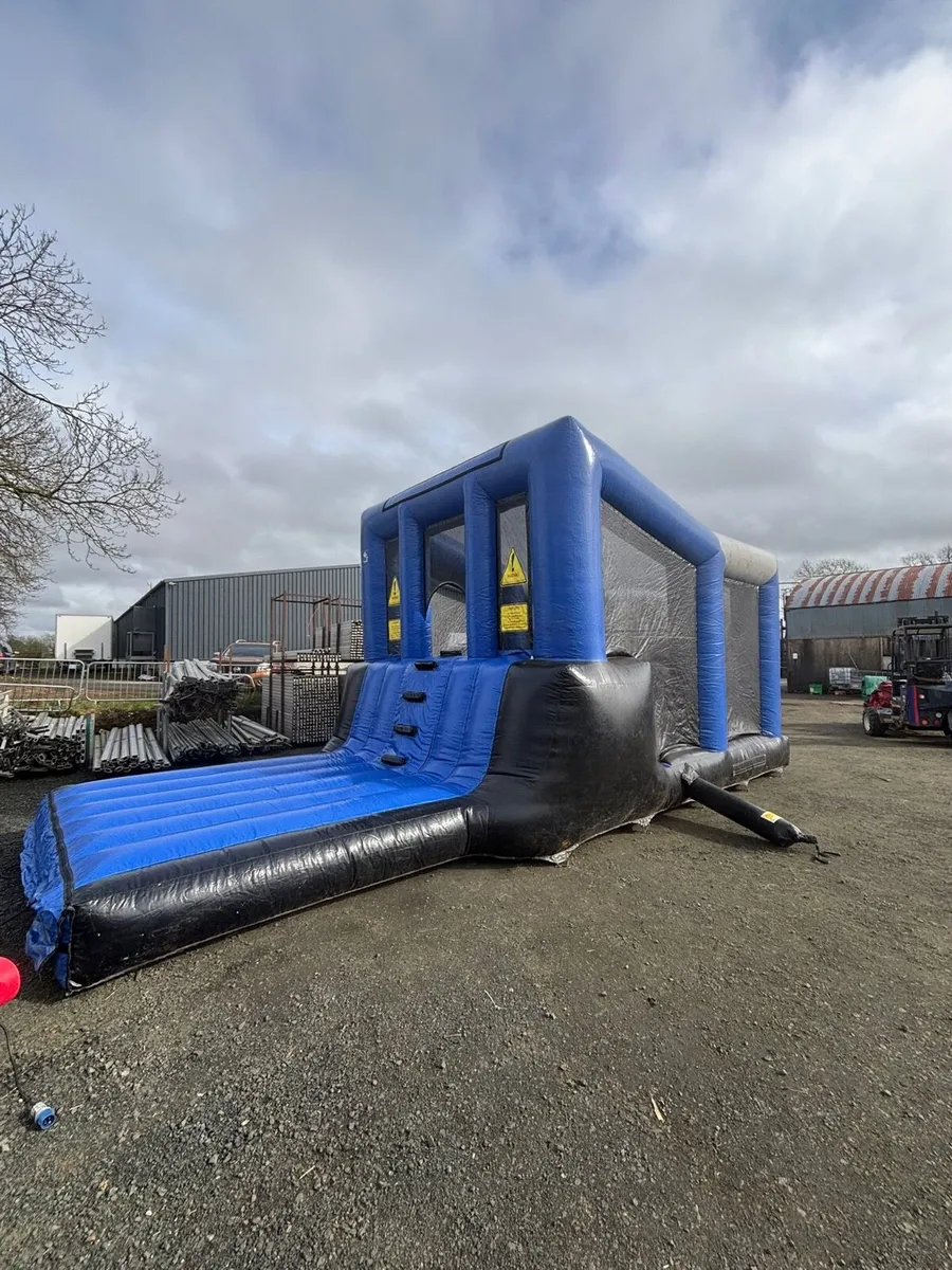 Bouncy Castle - Wipeout Balls - Image 3