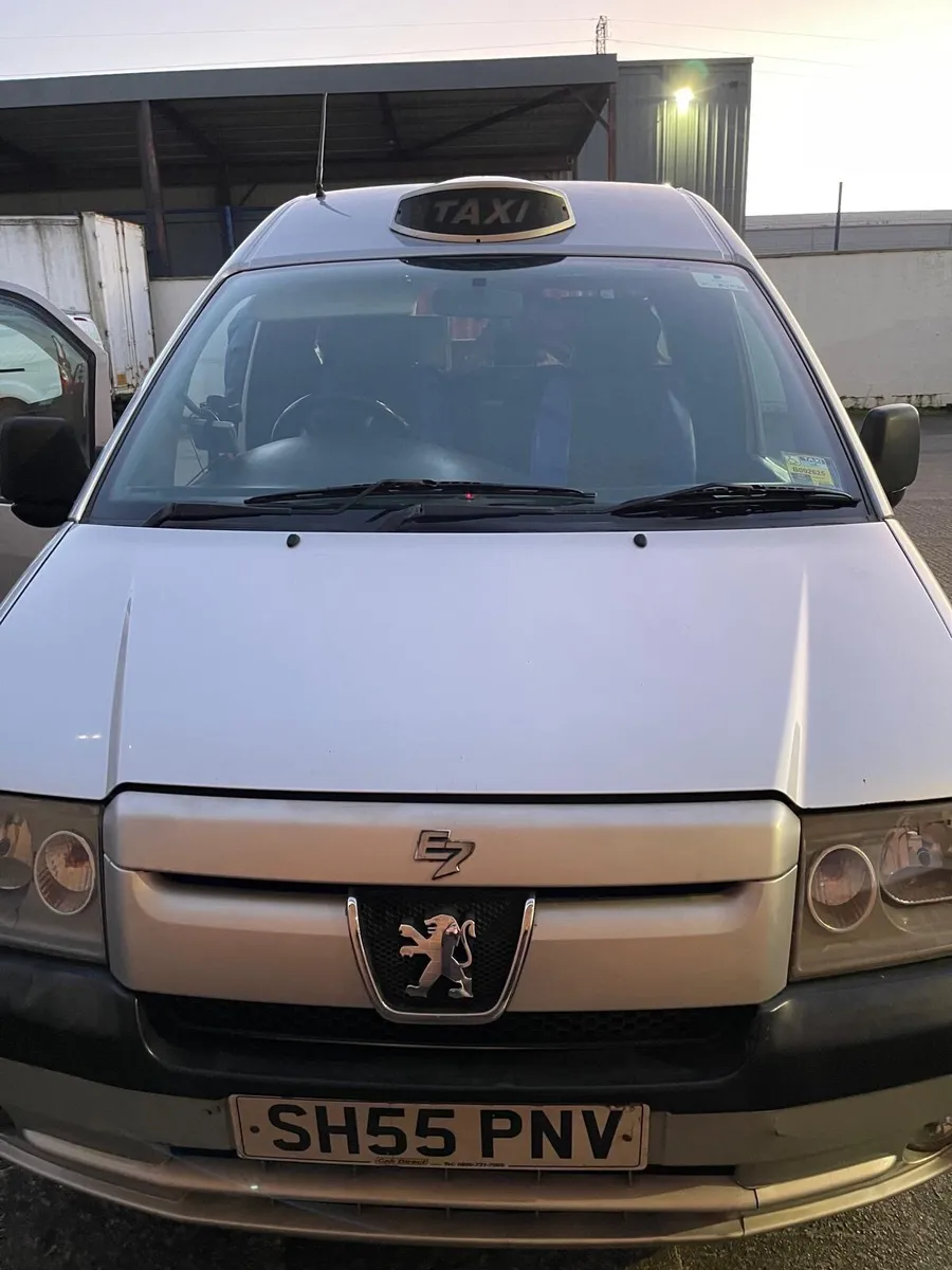 PEUGEOT EXPERT E7 TAXI - Image 2