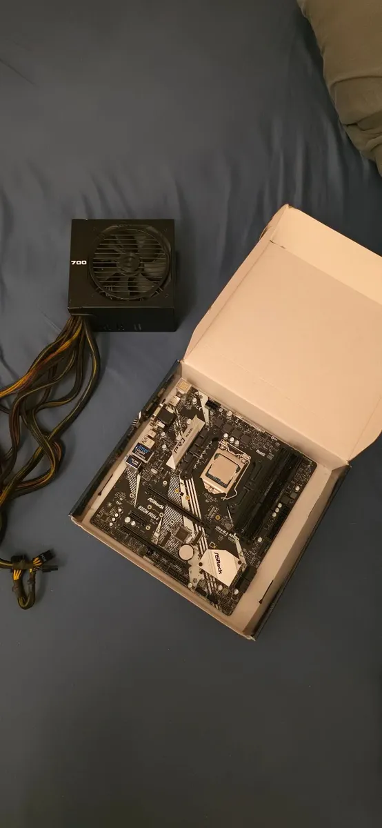 i5 9600K + 16GB RAM + Motherboard + 700W PSU - Image 1