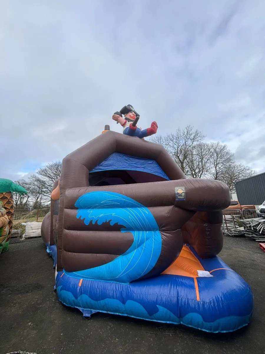 Bouncy castle - Activity Unit - As new - Image 4