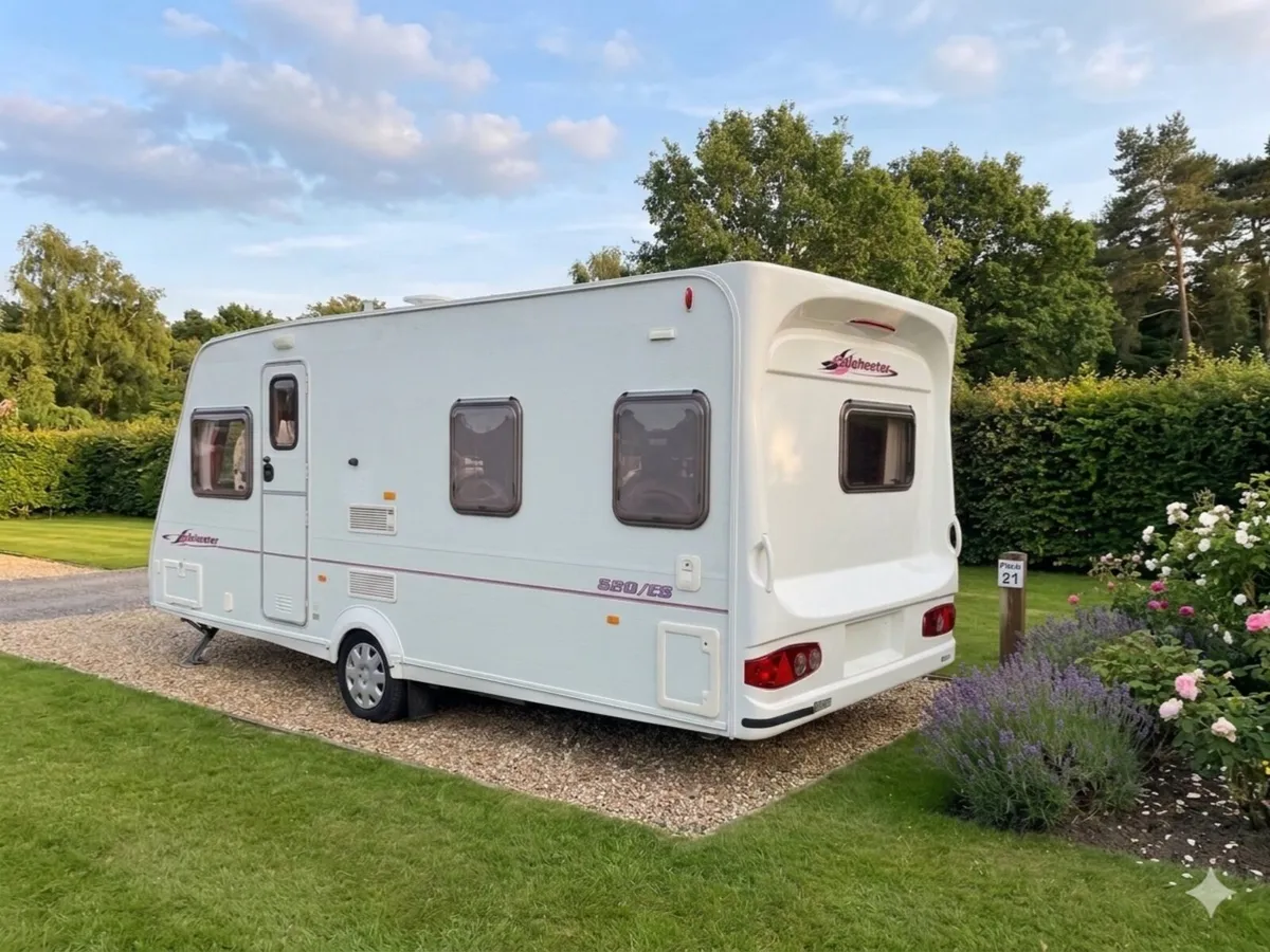 Colchester 520 4-berth caravan fixed bed - Image 1