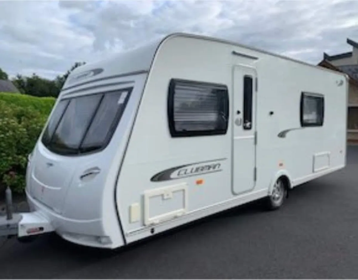 Lunar Clubman 4 berth - Image 1