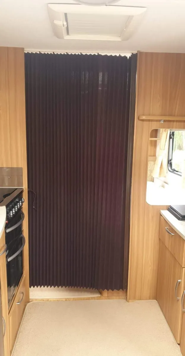 Lunar Clubman 4 berth - Image 4