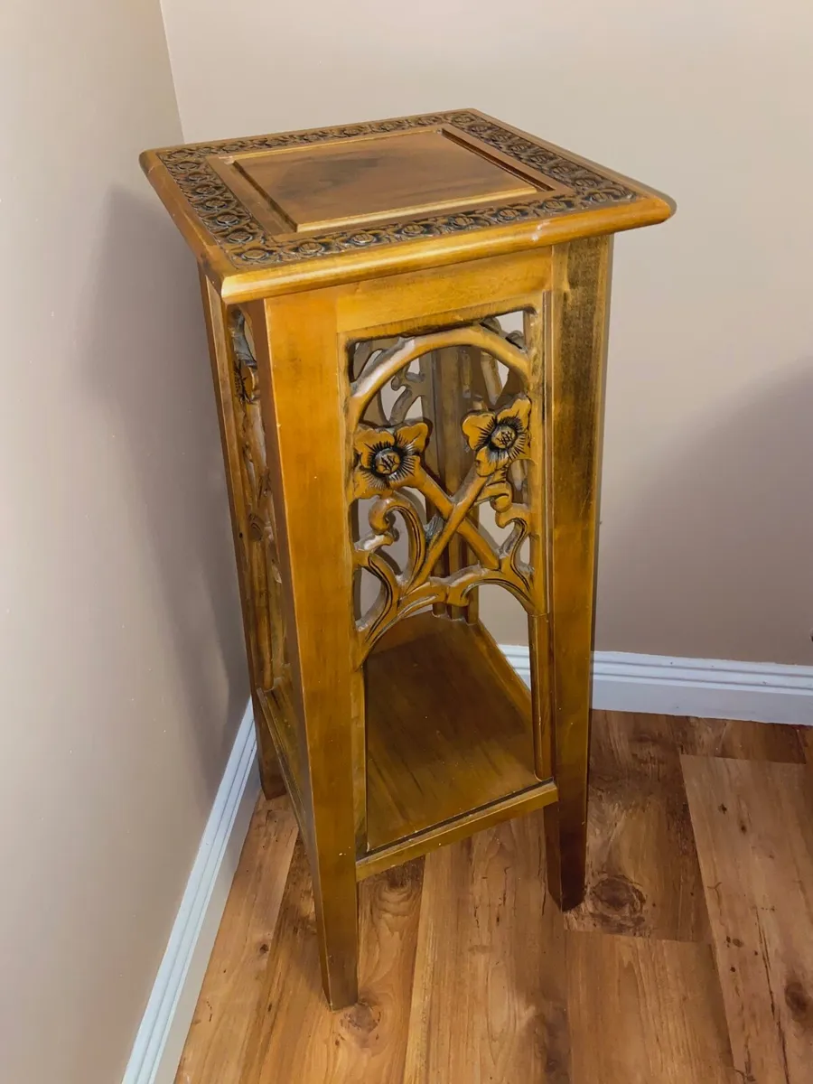 Wooden stand/unit - Image 1