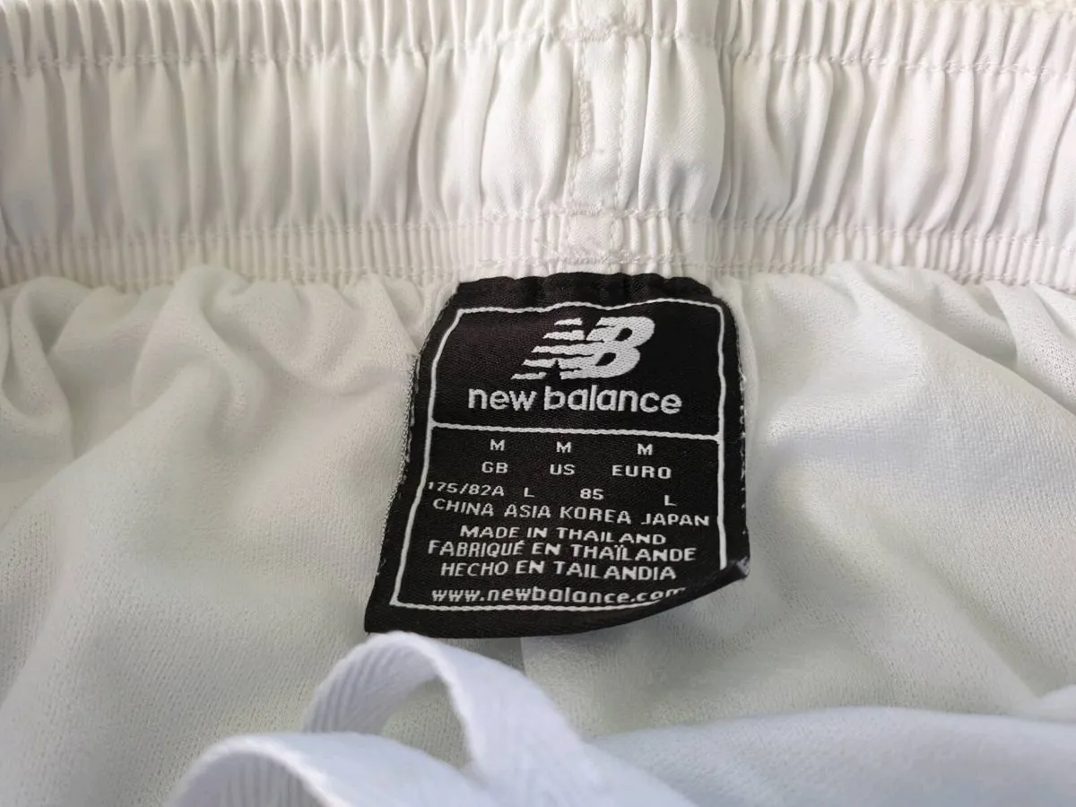 Ireland Home Football Shorts 2016 to 2017 Medium - Image 4