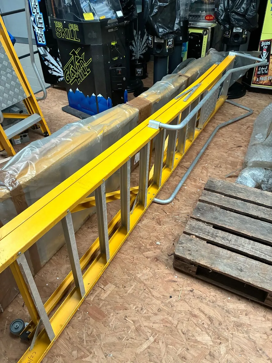 New Assorted Fiberglass ladders - Image 4