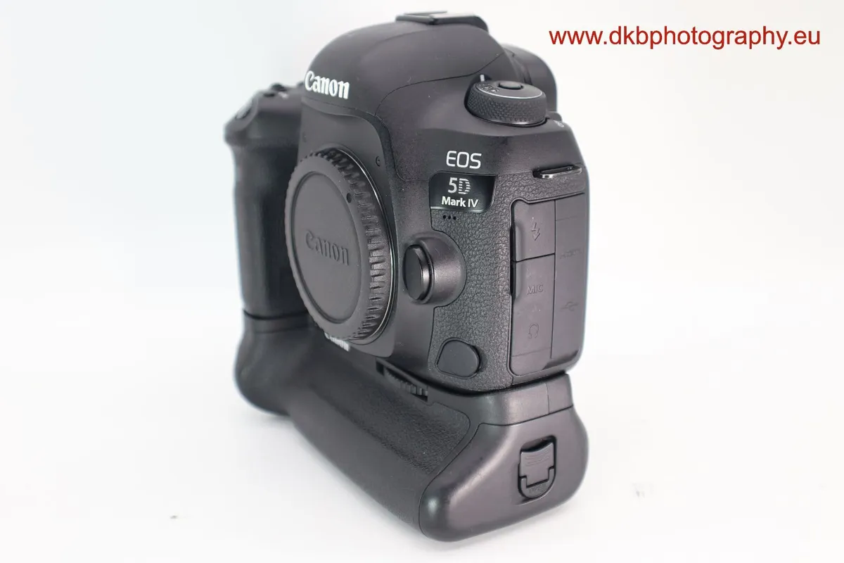 CANON 5D MK 4 CAMERA & CANON BG-E20 BATTERY GRIP - Image 4