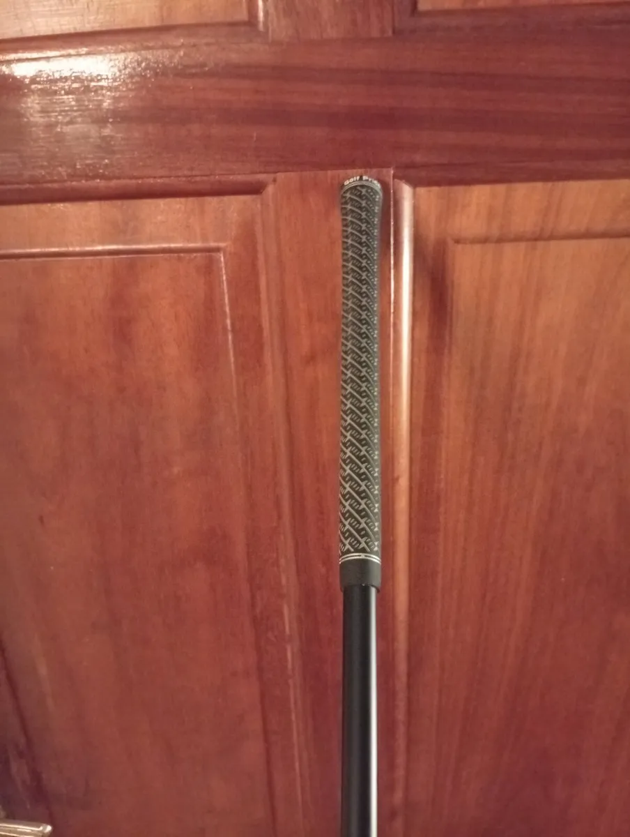 TaylorMade NEW Qi 35 Driver 10.5 Degree Reg Flex - Image 2