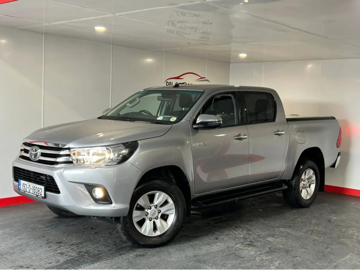 Toyota Hilux DOUBLE CAB SR5 AUTO 4DR - Image 2
