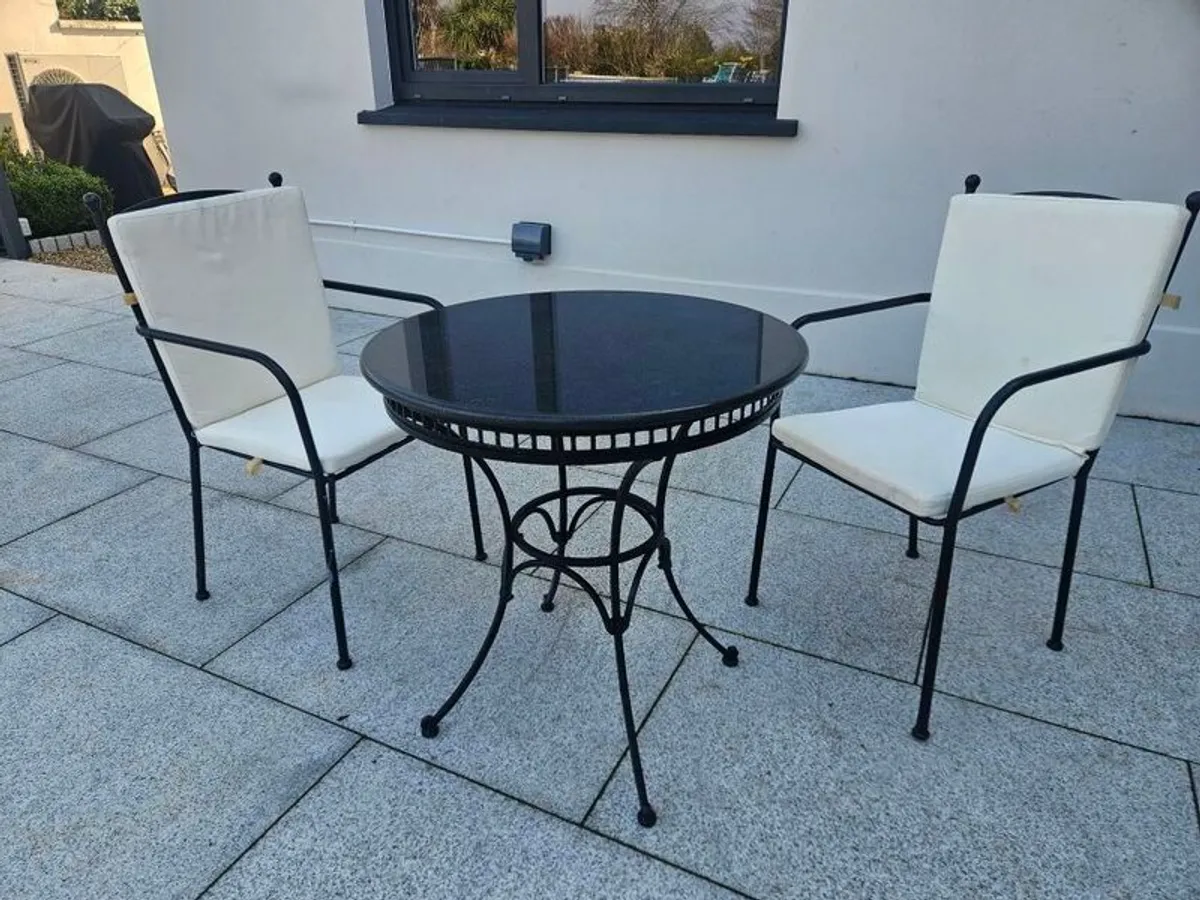 Garden table and 2 chairs