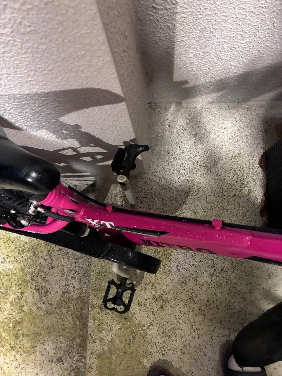 Child’s 20ins bicycle - Image 4