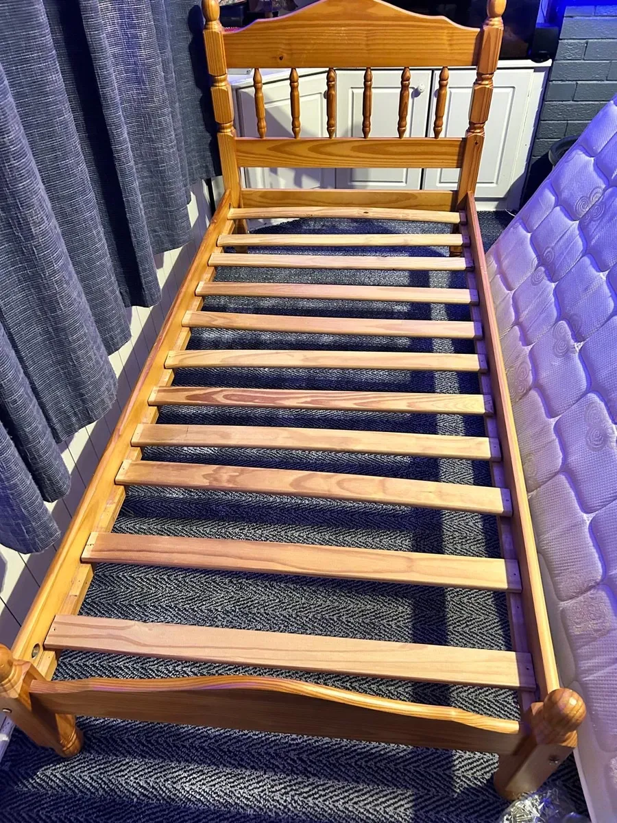 Single bed with mattress - Image 3