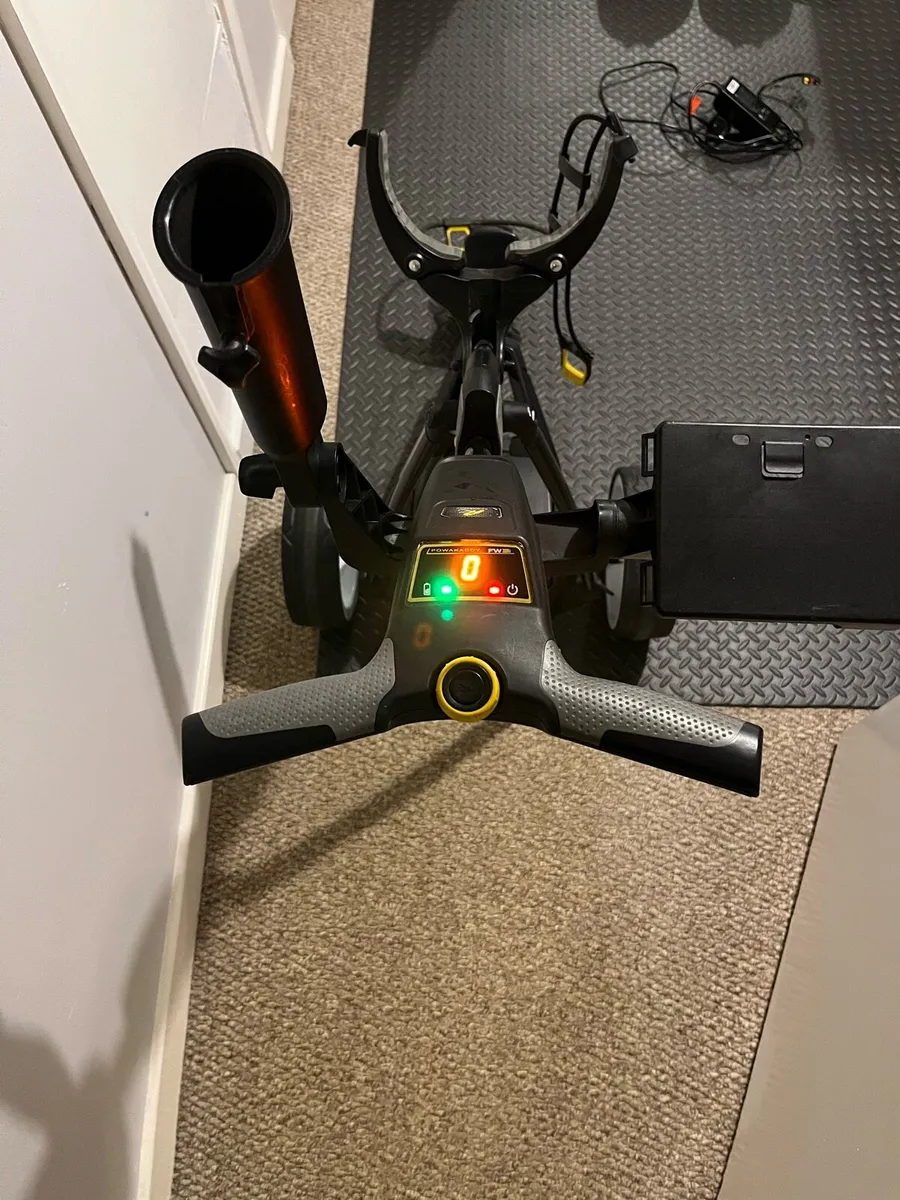 Powakaddy FW3i Electric Trolley - Image 2