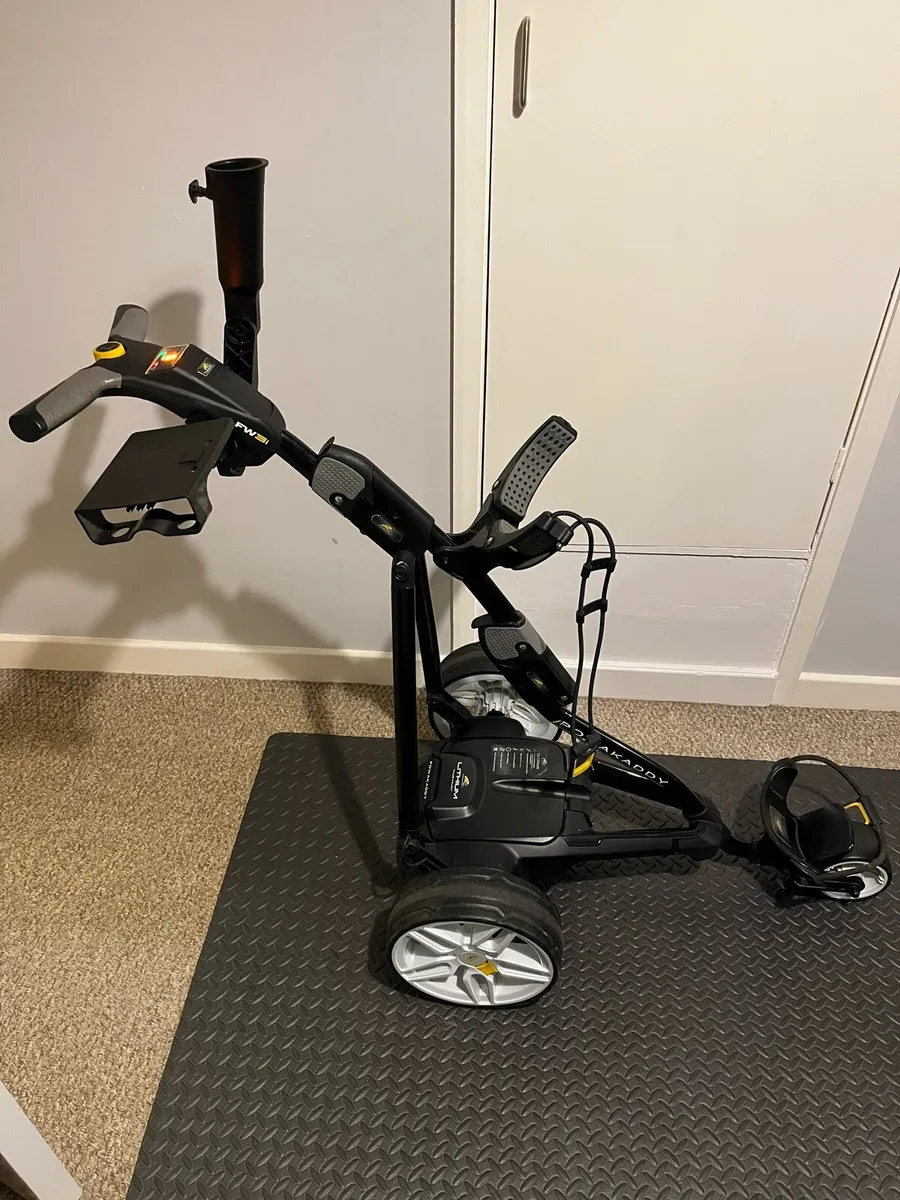 Powakaddy FW3i Electric Trolley - Image 1