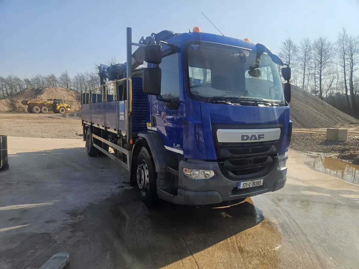DAF LF 230 18ton Remote Crane & Block Grab - Image 1