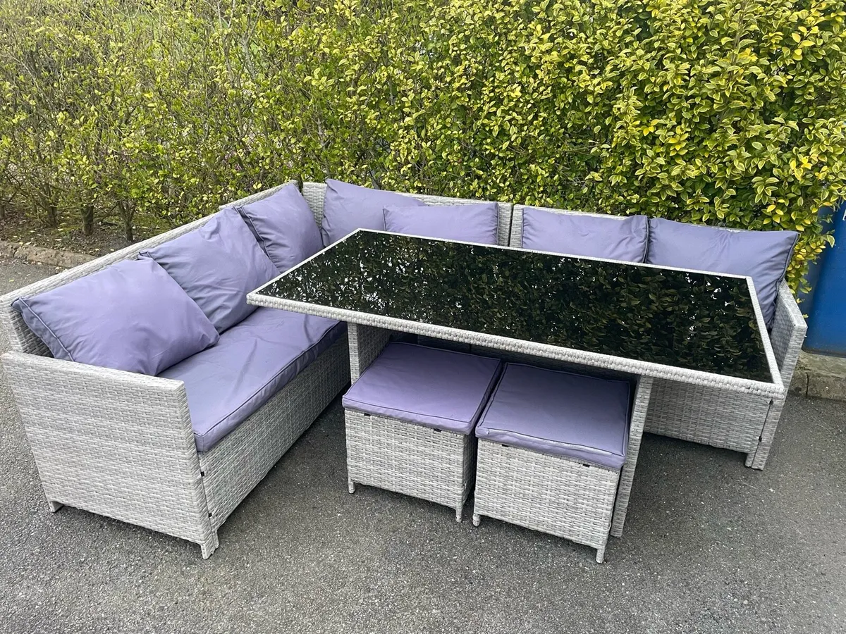 Garden furniture - Image 1