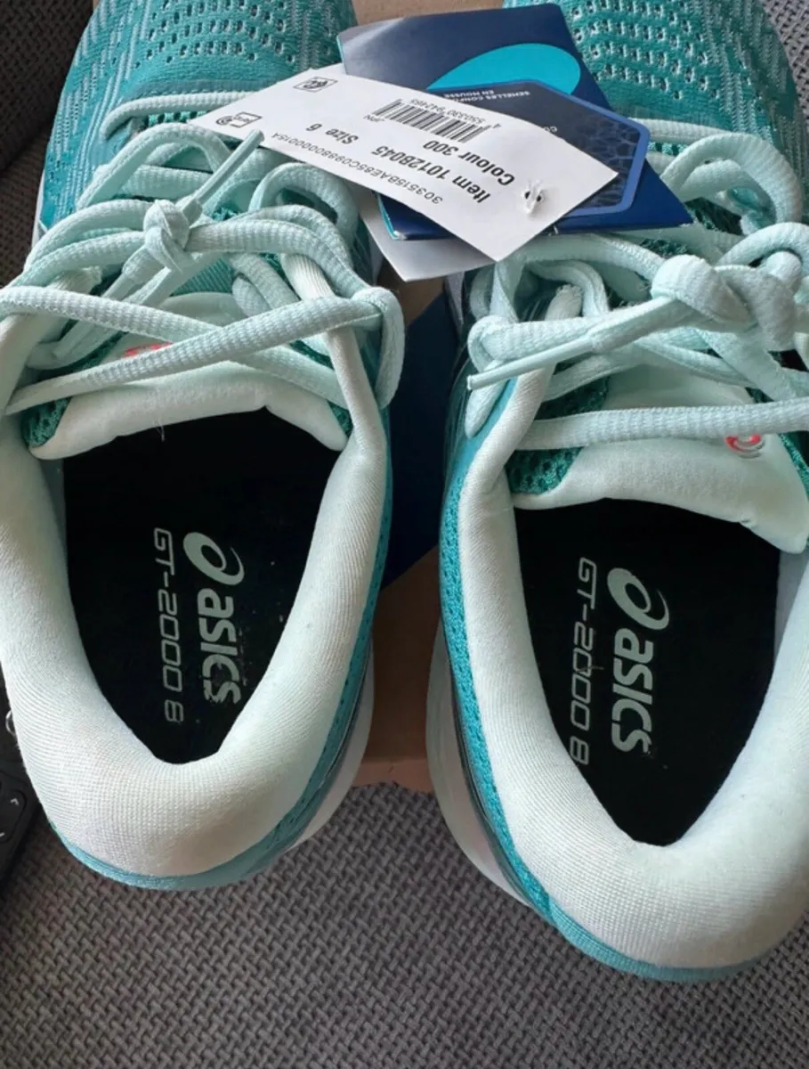 ASICS runners - Image 4