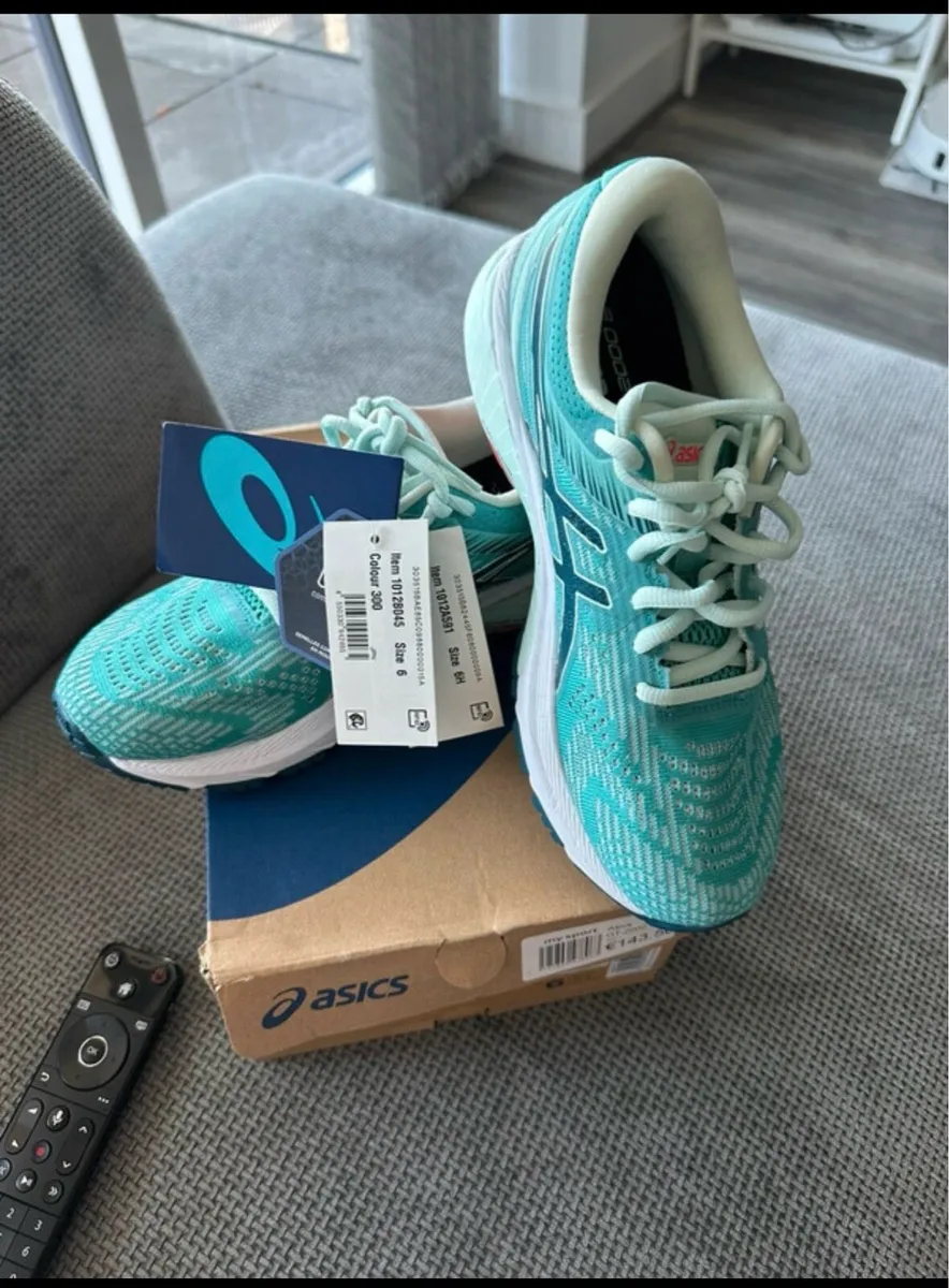 ASICS runners - Image 1