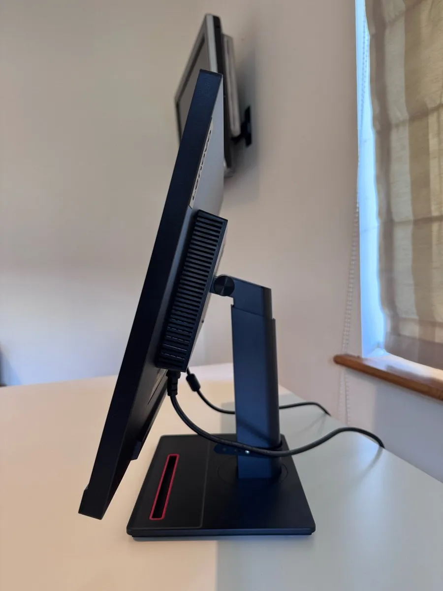 Lenovo ThinkVision T24i-20 24" IPS Monitor - Image 2