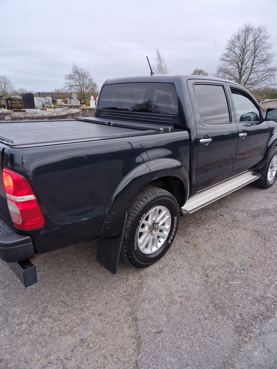 Toyota Hilux 2015 - Image 2