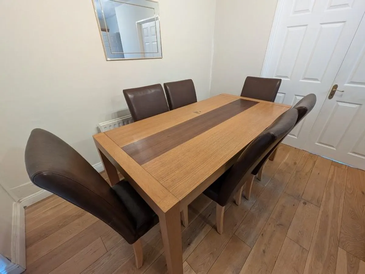 Dinning room table with 6 chairs - Image 1