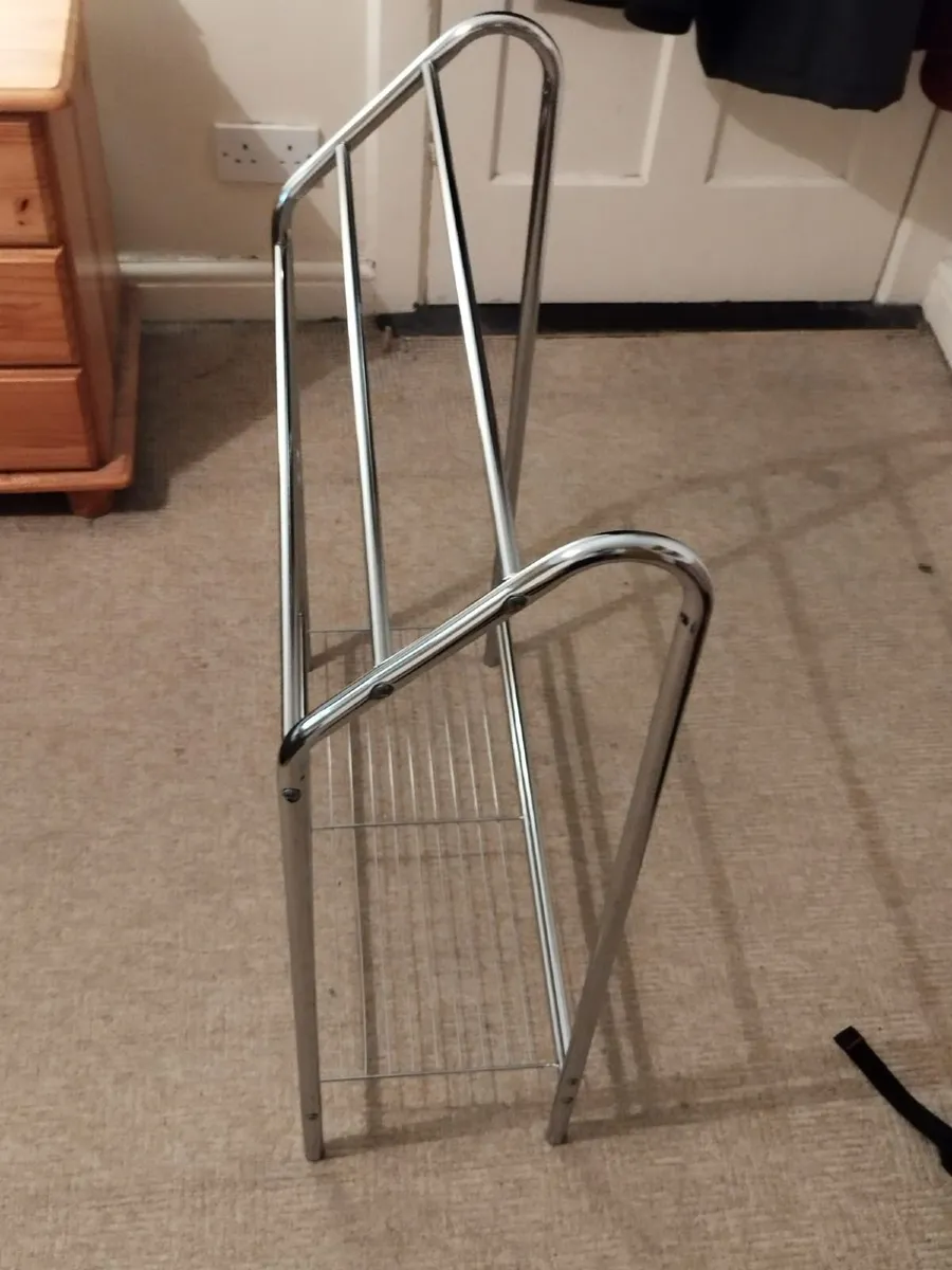 3-Tier Chrome Towel Stand – Like New! - Image 2
