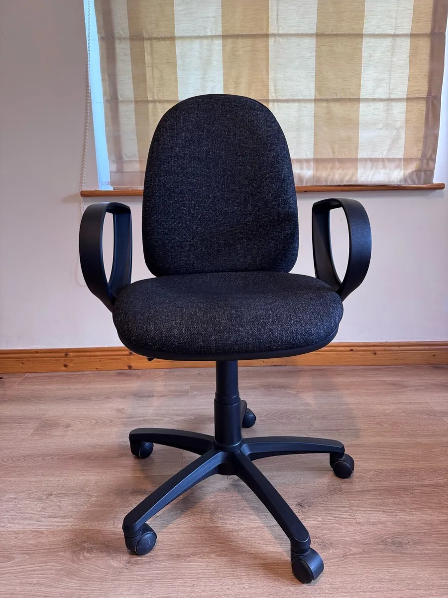Swivel Office Chair with Adjustable Height & Tilt - Image 4