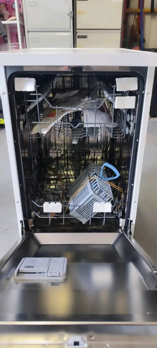 Dishwasher - Image 2