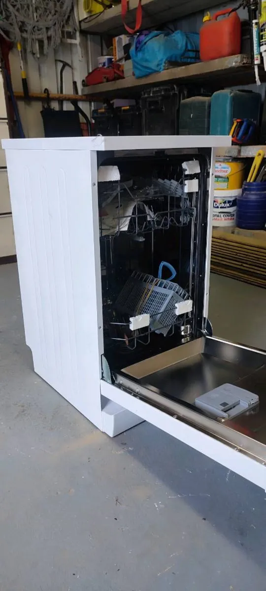 Dishwasher - Image 3