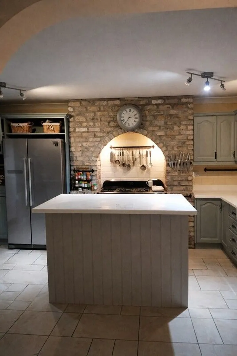 Custom Kitchen island / breakfast bar - Image 2