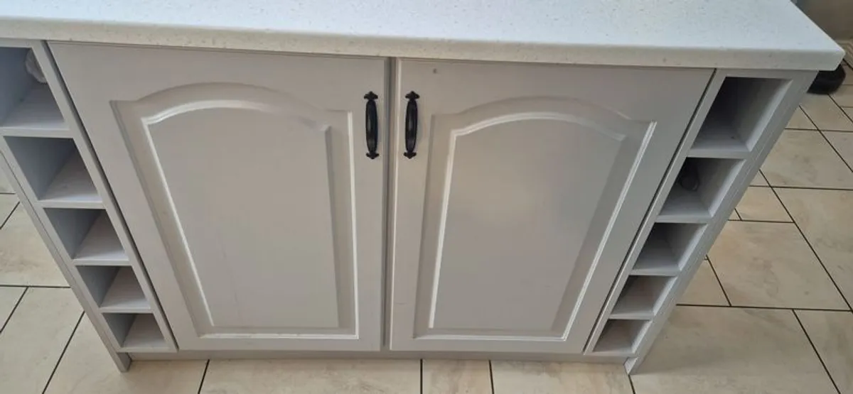 Custom Kitchen island / breakfast bar - Image 4