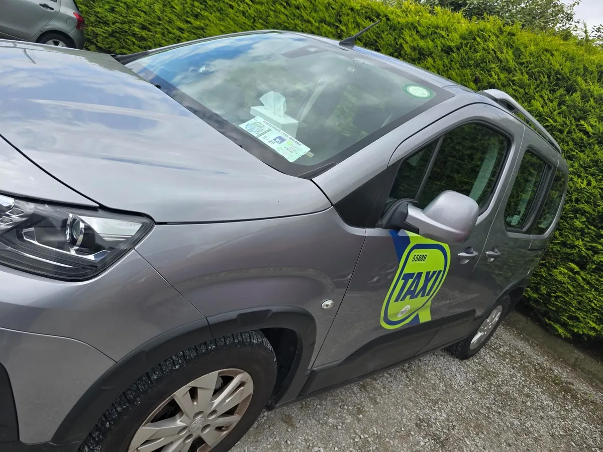 Taxi Peugeot Rifter 2019 Wheelchair Accessible - Image 1