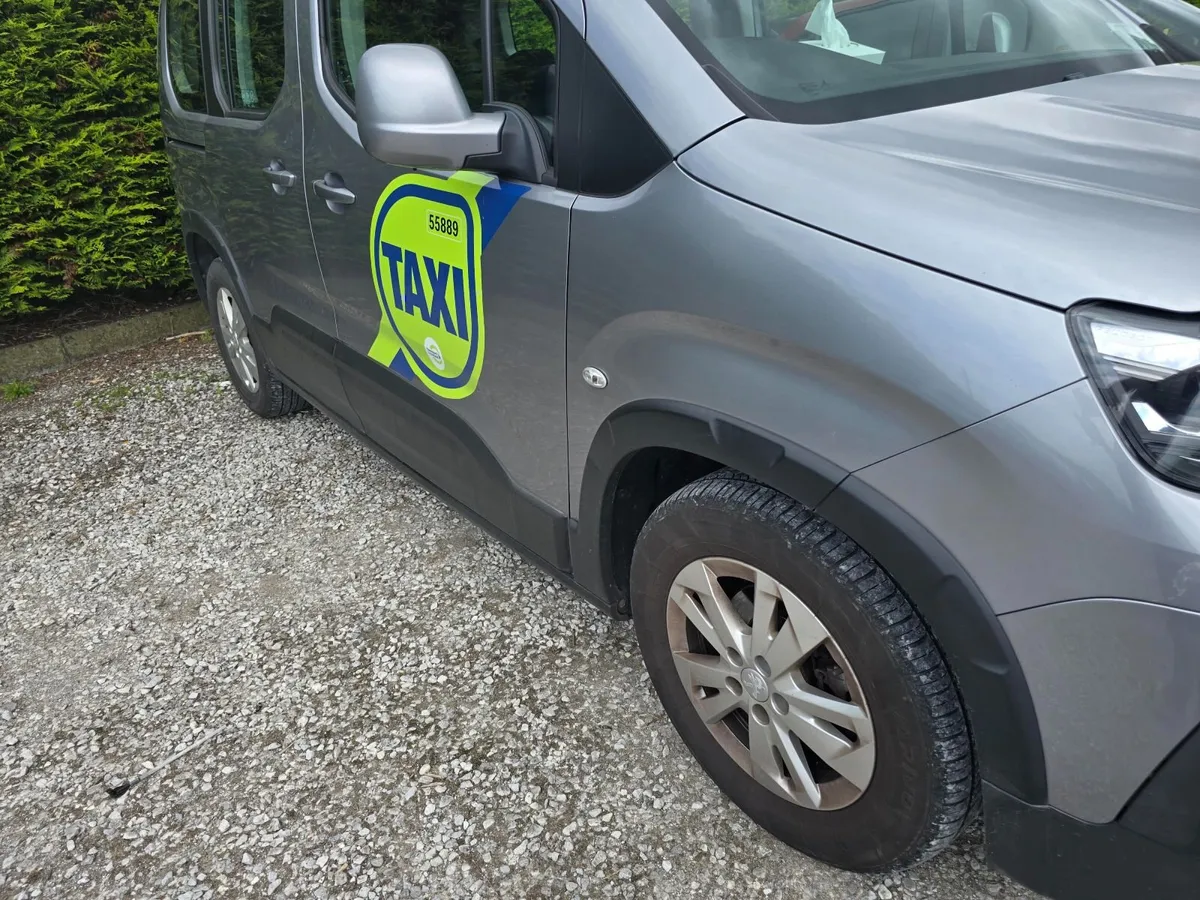 Taxi Peugeot Rifter 2019 Wheelchair Accessible - Image 4