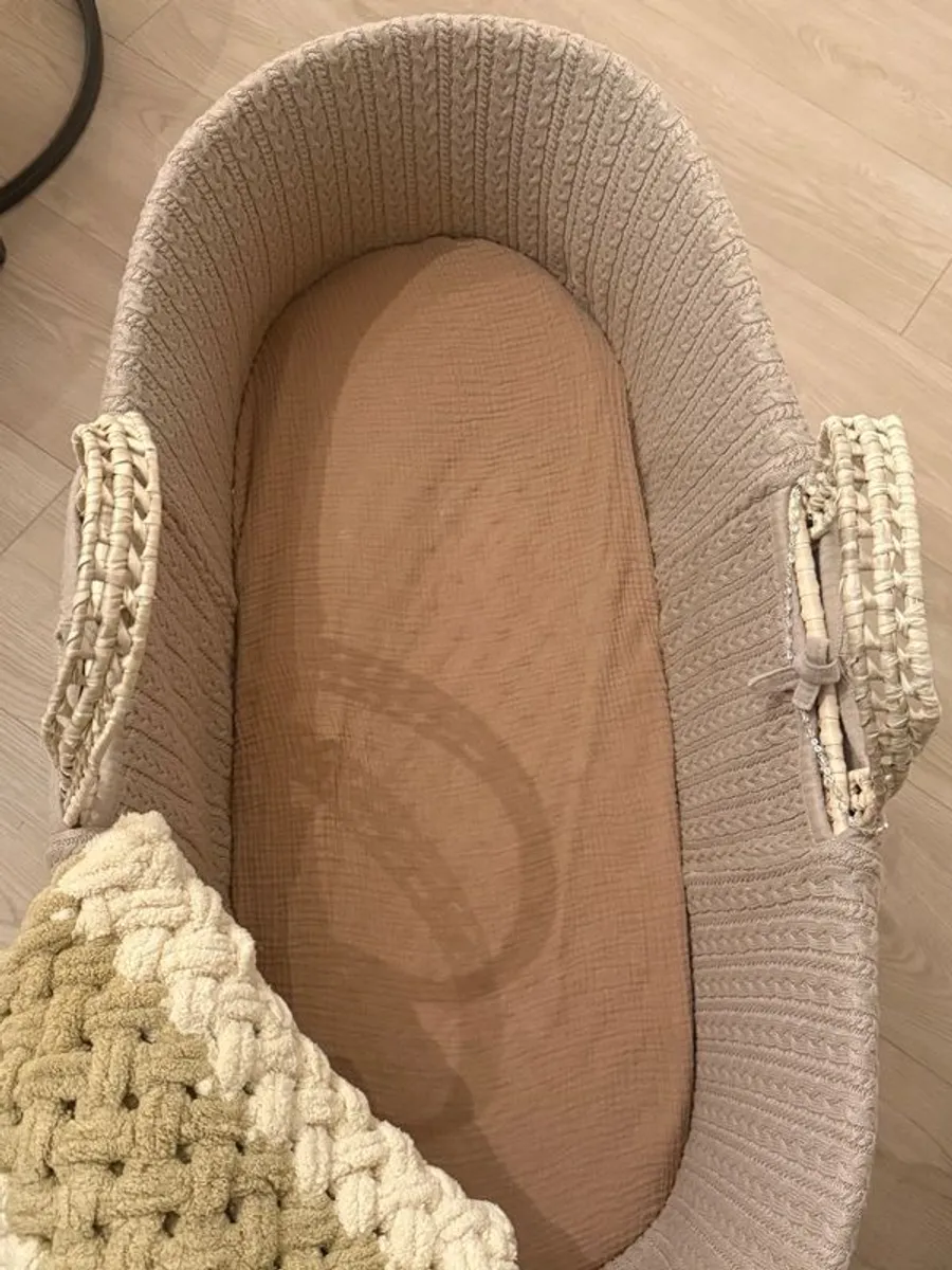 The Little Green Sheep Moses Basket - Image 3