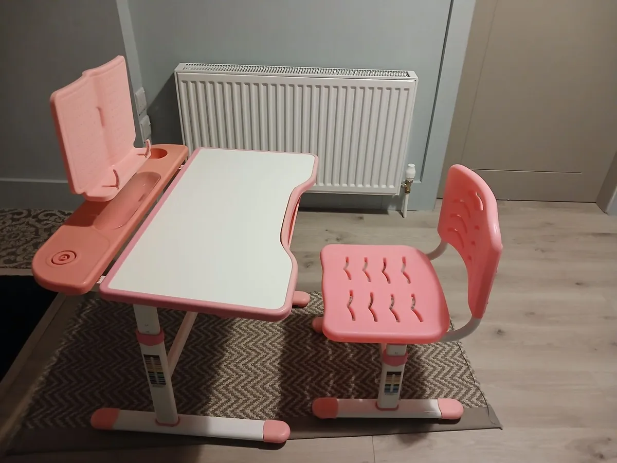 Girl's desk - Image 3