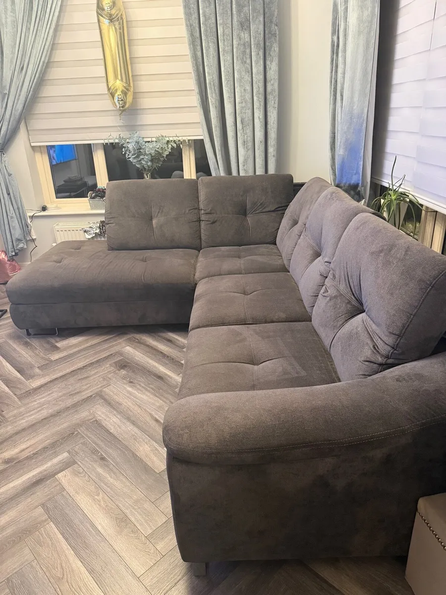 Corner couch - Image 2