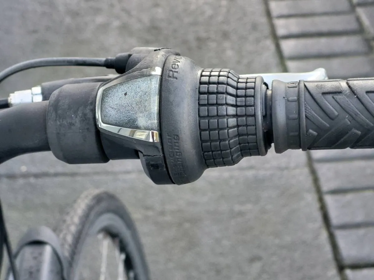 GENTS BIKE IN WORKING ORDER - Image 3