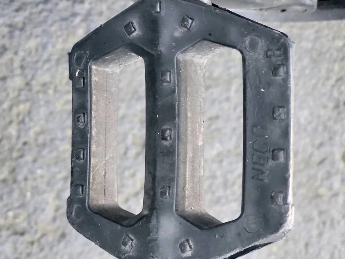 GENTS BIKE IN WORKING ORDER - Image 4