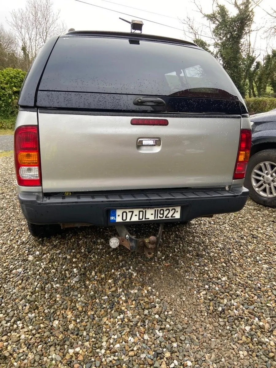 Toyota Hilux 2007 - Image 2
