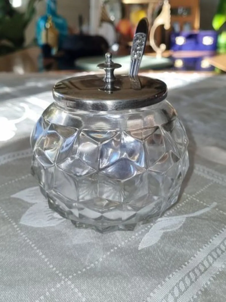 Vintage sugar bowl Yeoman Plate E.P.N.S. - Image 1