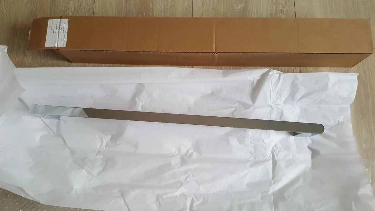Aqualla Towel Rail – brand new, in box - Image 2