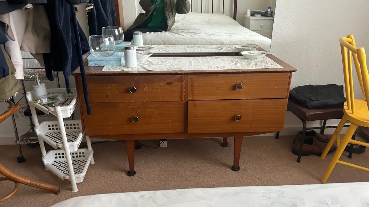 Furniture Misc Bedroom Furniture - Image 3