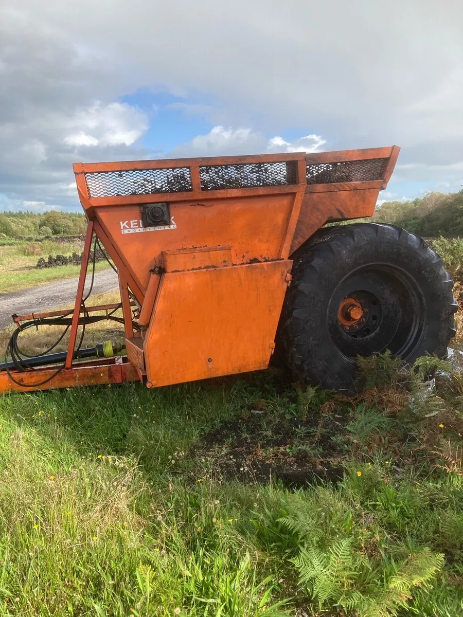 Kentek 6 sod turf hopper - Image 1