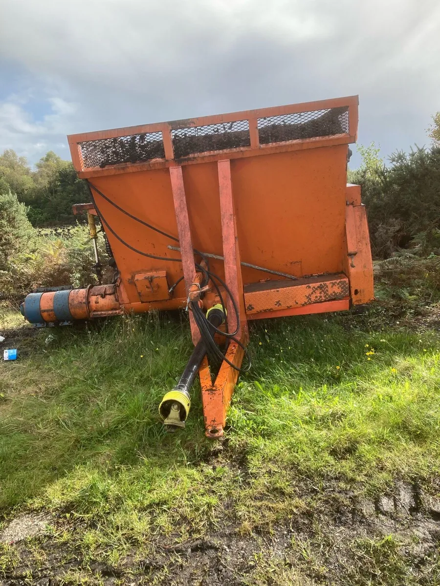 Kentek 6 sod turf hopper - Image 3