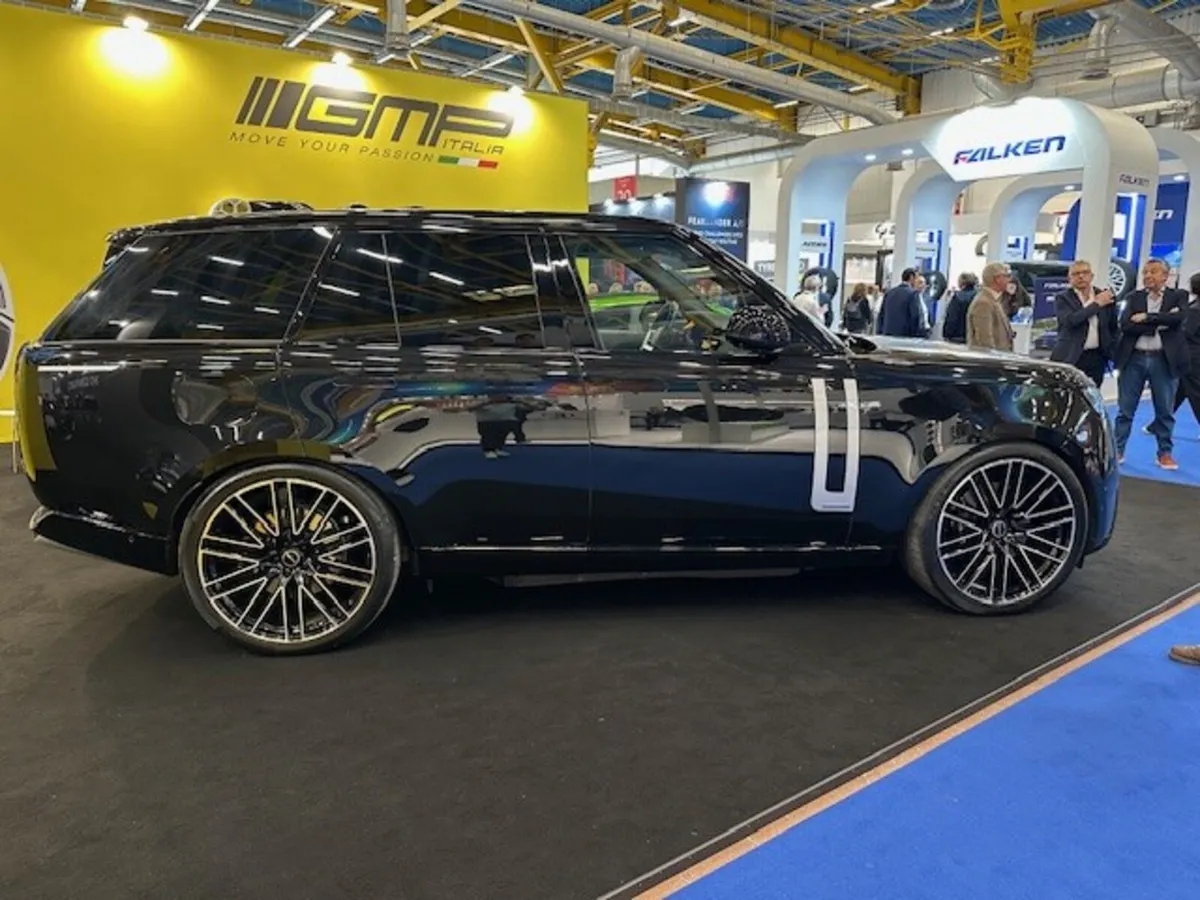 24 INCH RANGE ROVER ALLOY WHEELS - Image 1