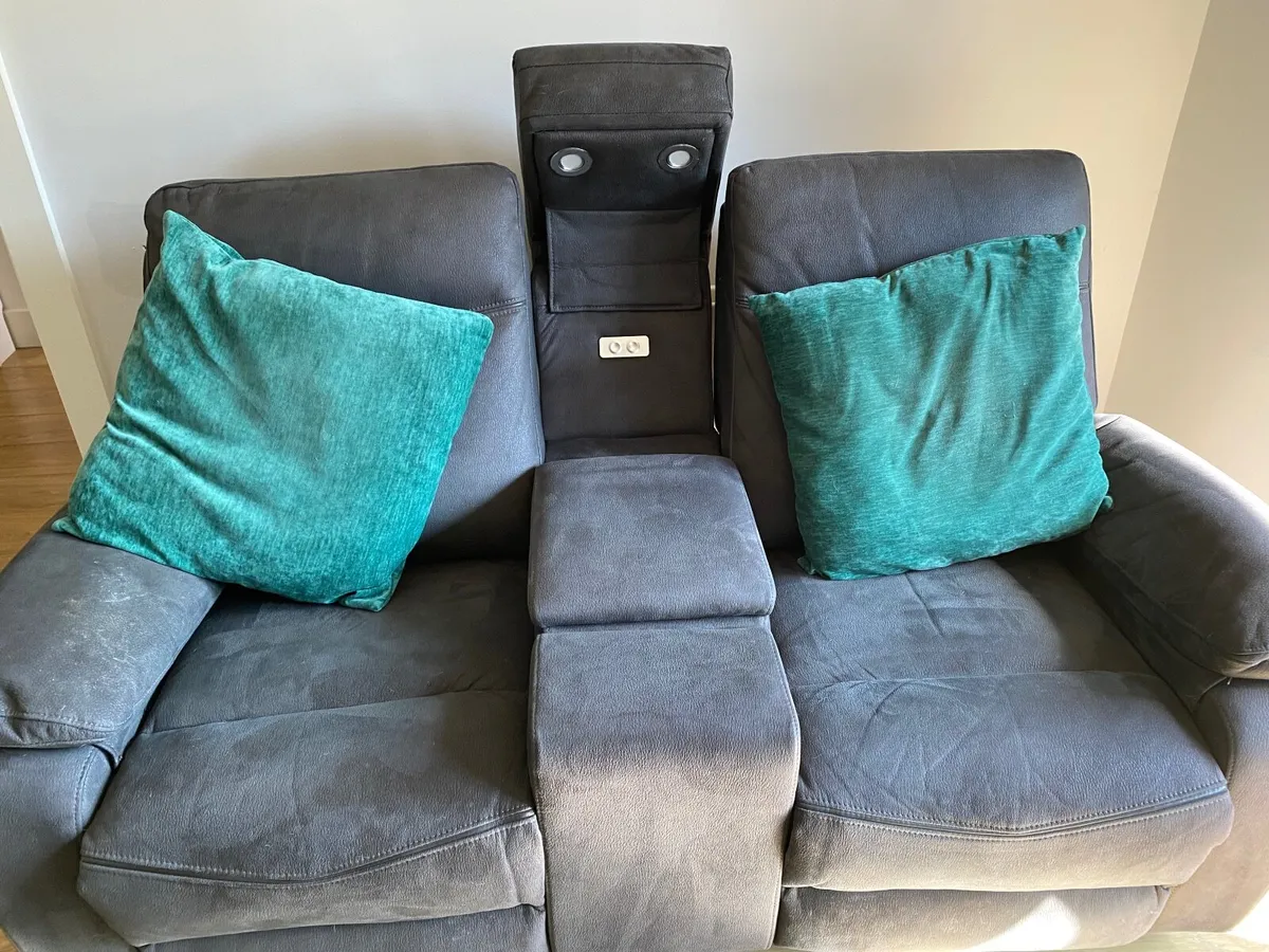 Cinema two seater recliner couch with usb ports - Image 4