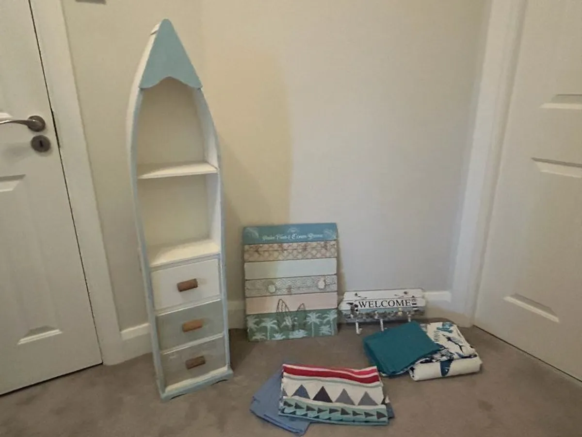 Shelving, duvets, curtains for a blue coastal themed bedroom - Image 1